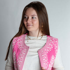 Gilet it's pink in here